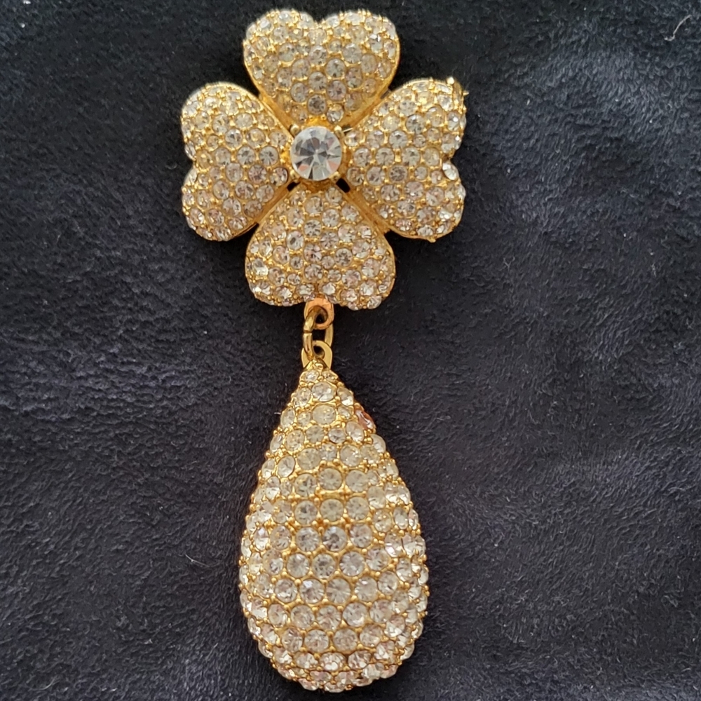 Vintage Gold Pave' CZ Stone Brooch.  Flower Top with Teardrop Base.